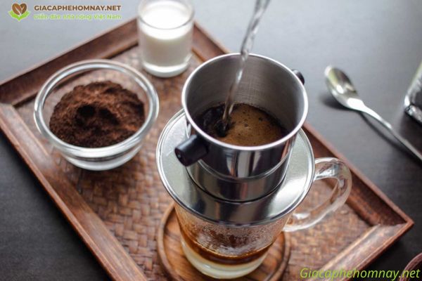 Bước 2 ủ cafe bột - Cách pha cafe ngon